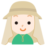 サンシェード付きの帽子を被る男の子のイラスト（ベージュ）
